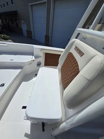Slide: The Image of Pathfinder 2400 Hybrid 2027 - 23