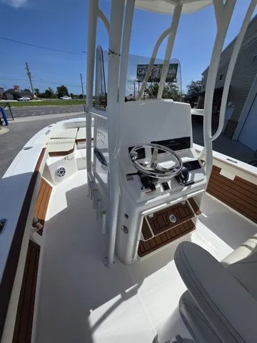 Slide: The Image of Pathfinder 2400 Hybrid 2027 - 18