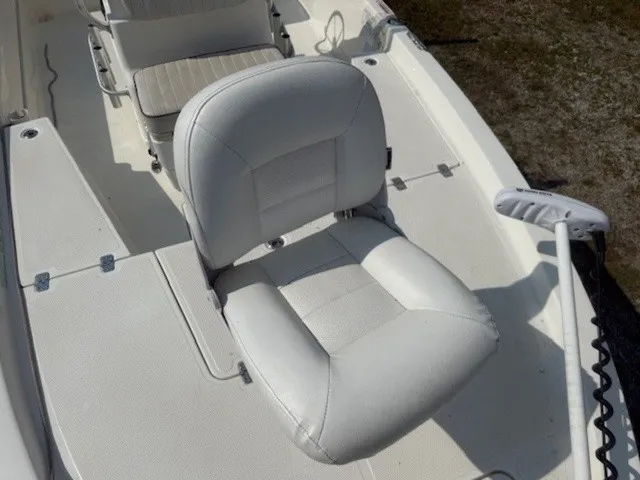Slide: The Image of Mako 19 CPX 2015 - 10