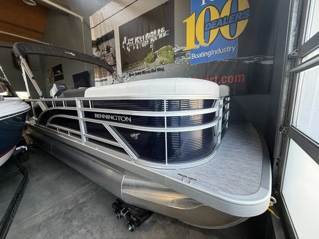 The Image of Bennington S-One L Bench 20 S1L Pontoon 2027 - 1