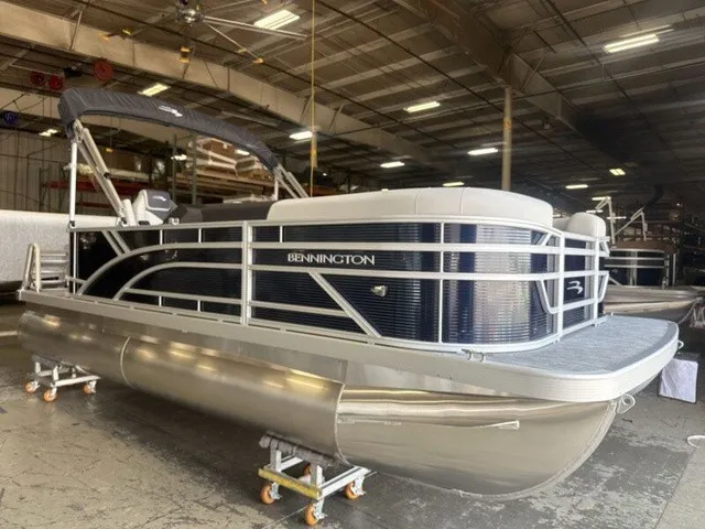 The Image of Bennington S-One L Bench 20 S1L Pontoon 2027 - 1