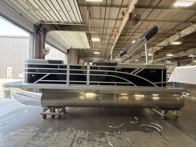 Slide: The Image of Bennington S-One L Bench 20 S1L Pontoon 2027 - 5