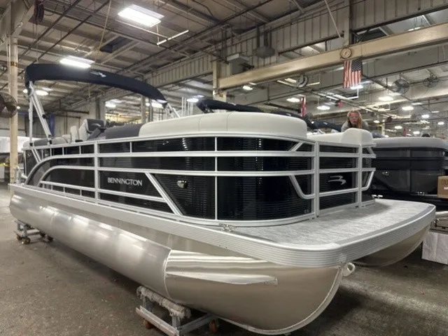The Image of Bennington S-One Quad Bench 22 S1SR Pontoon 2027 - 1