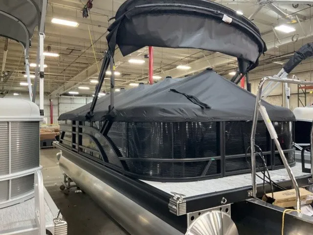 Slide: The Image of Bennington S-One Quad Bench 22 S1SR Tritoon 2027 - 17