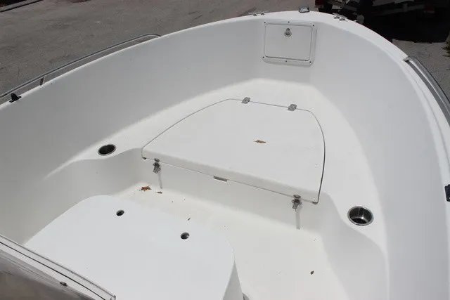 Slide: The Image of Wellcraft 180 Fisherman 2000 - 9