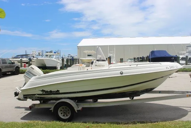 Slide: The Image of Wellcraft 180 Fisherman 2000 - 4