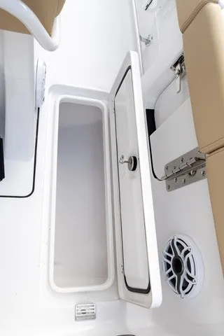 Slide: The Image of Sportsman Heritage 261 Center Console 2027 - 8