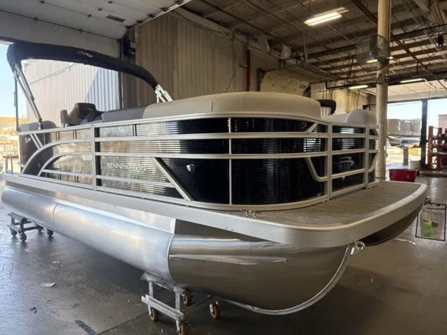 The Image of Bennington S-One Quad Bench 20 S1SR Pontoon 2027 - 1