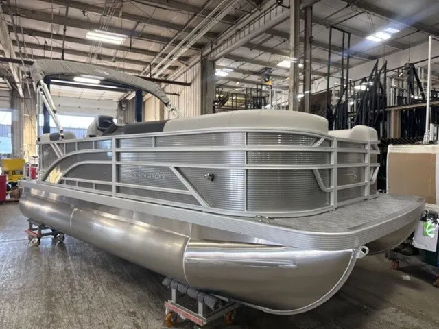 The Image of Bennington S-One Quad Bench 20 S1SR Pontoon 2027 - 1