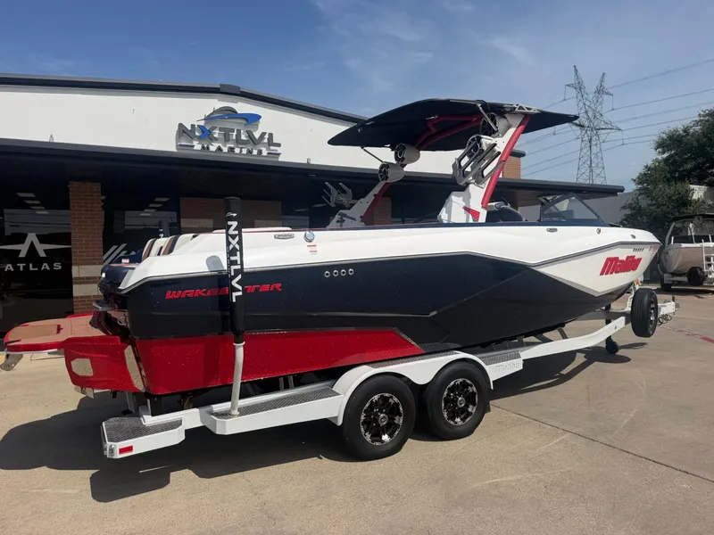 Slide: The Image of Malibu Wakesetter 25 LSV 2022 - 3