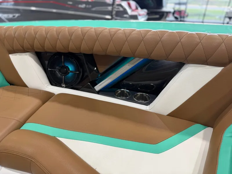 Slide: The Image of Tigé 23ZX 2021 - 21
