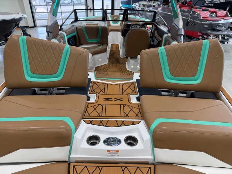 Slide: The Image of Tigé 23ZX 2021 - 12