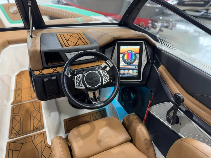 Slide: The Image of Tigé 23ZX 2021 - 19