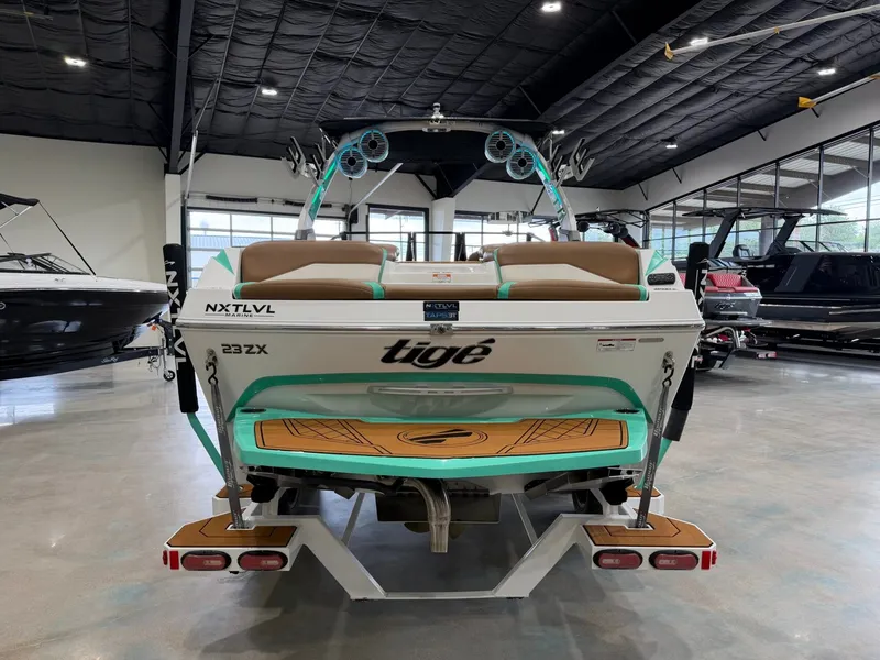 Slide: The Image of Tigé 23ZX 2021 - 4
