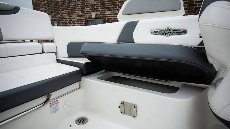 Slide: The Image of Chaparral 26 Surf 2021 - 27