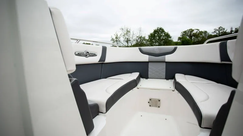 Slide: The Image of Chaparral 26 Surf 2021 - 14