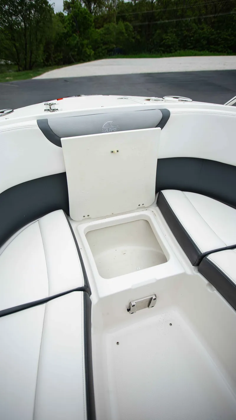 Slide: The Image of Chaparral 26 Surf 2021 - 19