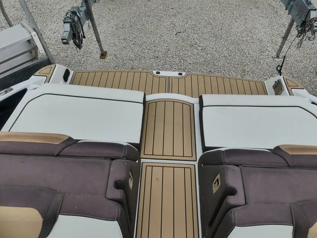 Slide: The Image of Yamaha 252S 2021 - 7