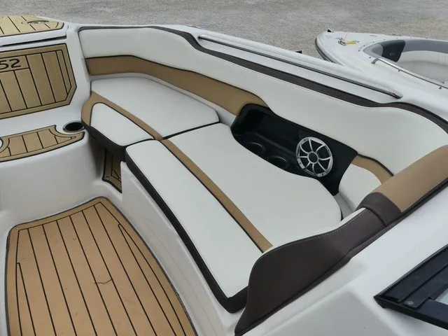 Slide: The Image of Yamaha 252S 2021 - 19