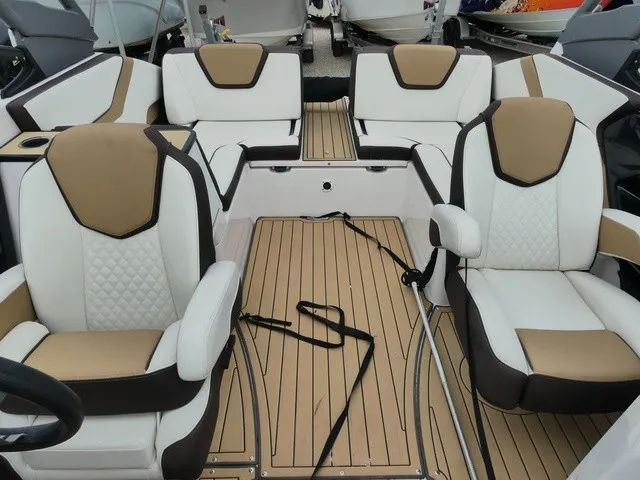 Slide: The Image of Yamaha 252S 2021 - 15