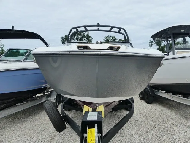 Slide: The Image of Yamaha 252S 2021 - 2