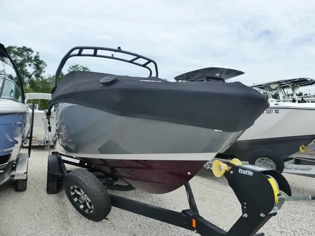 Slide: The Image of Yamaha 252S 2021 - 4