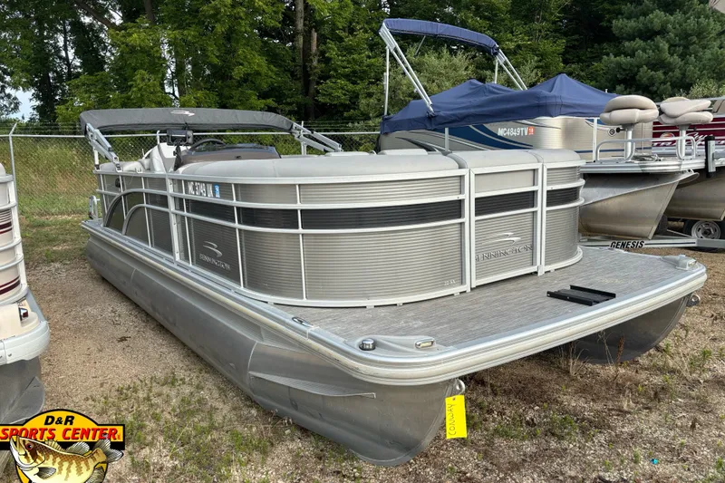 The Image of 2020 Bennington SX 22 SLX pontoon boat displayed at D&R Sports Center. - 0