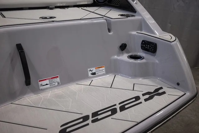 Slide: The Image of Yamaha 252XE 2026 - 21