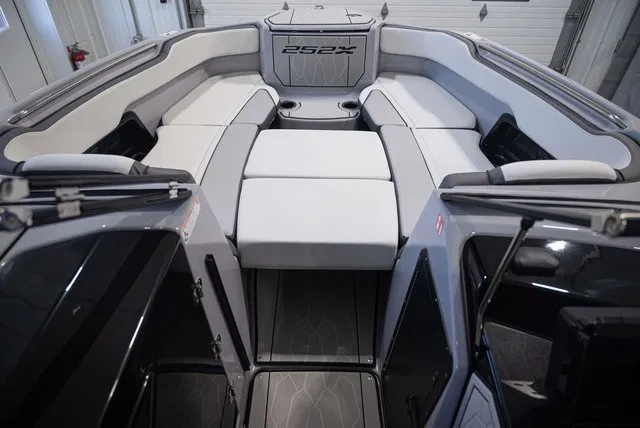 Slide: The Image of Yamaha 252XE 2026 - 13