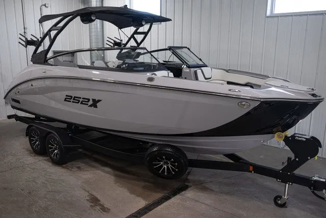Slide: The Image of Yamaha 252XE 2026 - 2