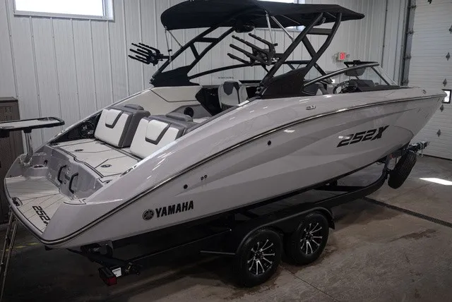 Slide: The Image of Yamaha 252XE 2026 - 4