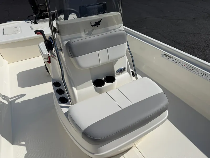 Slide: The Image of Mako Pro Skiff 19CC 2022 - 7