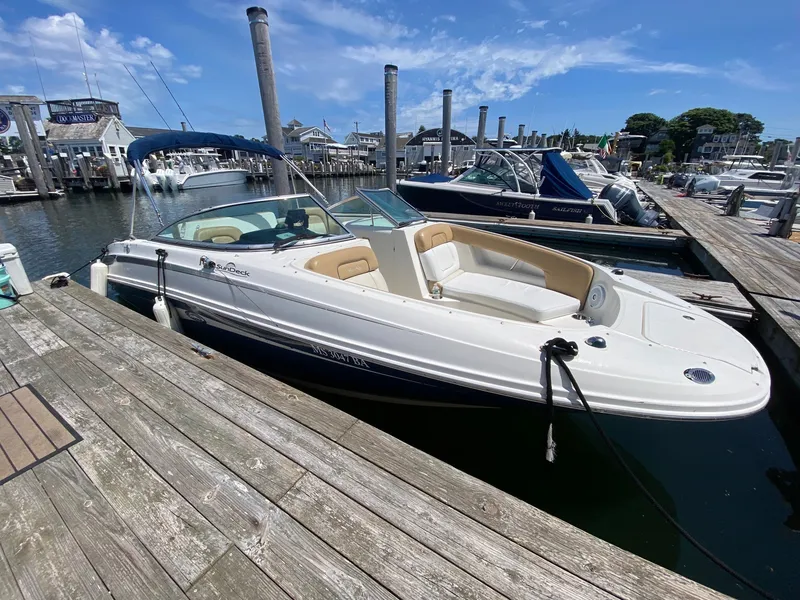 Slide: The Image of Sea Ray 240 Sundeck 2011 - 4