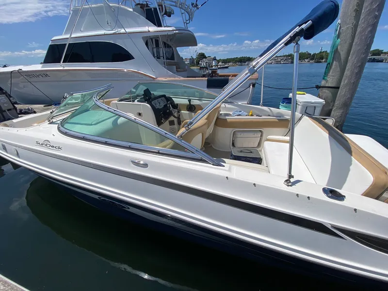 Slide: The Image of Sea Ray 240 Sundeck 2011 - 1