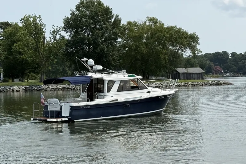 Slide: The Image of Cutwater C-28 - 1