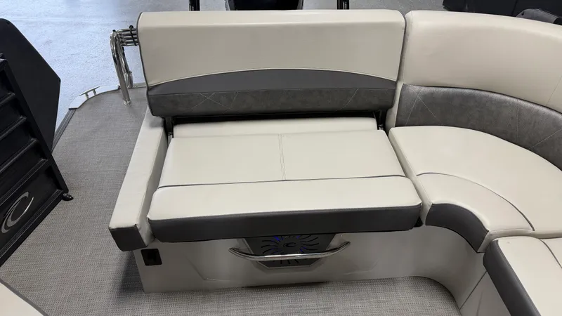 Slide: The Image of Crest CONTINENTAL 2018 - 75