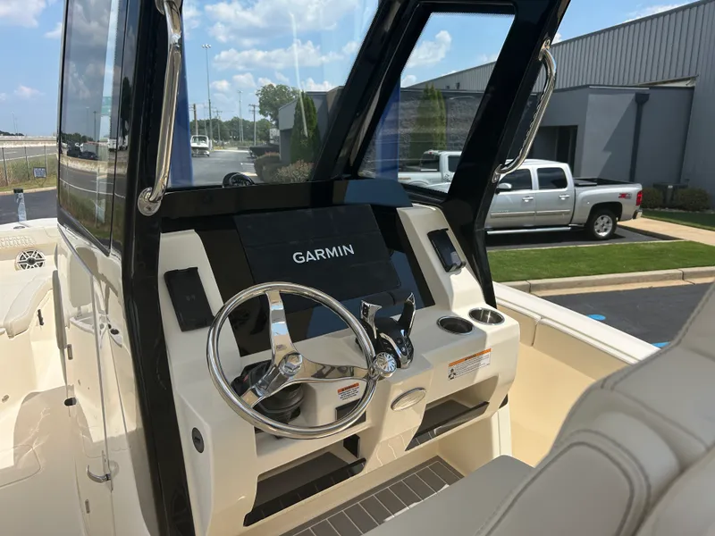 Slide: The Image of Scout 260 LXF 2027 - 16