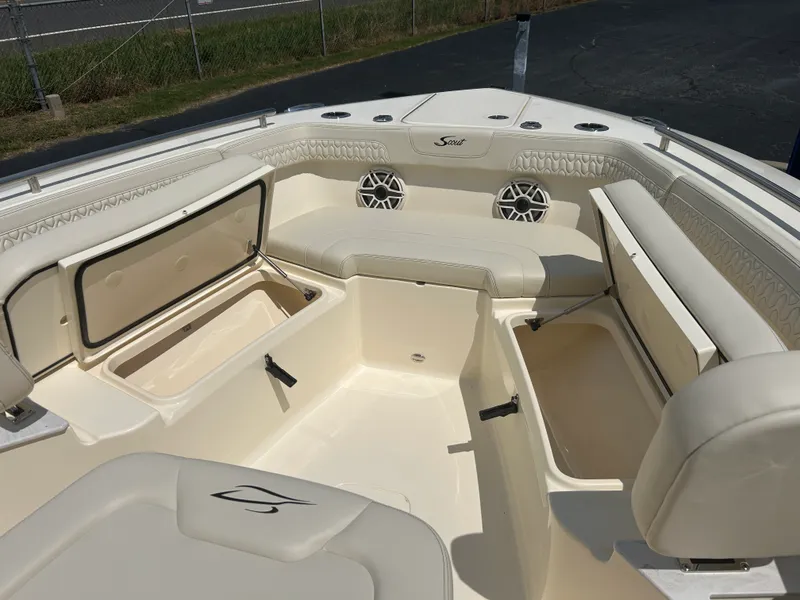 Slide: The Image of Scout 260 LXF 2027 - 36