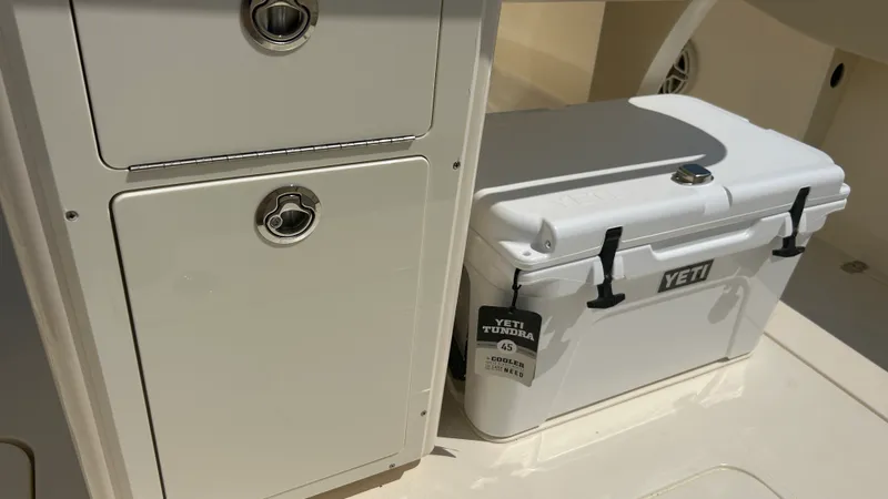 Slide: The Image of Scout 260 LXF 2027 - 15