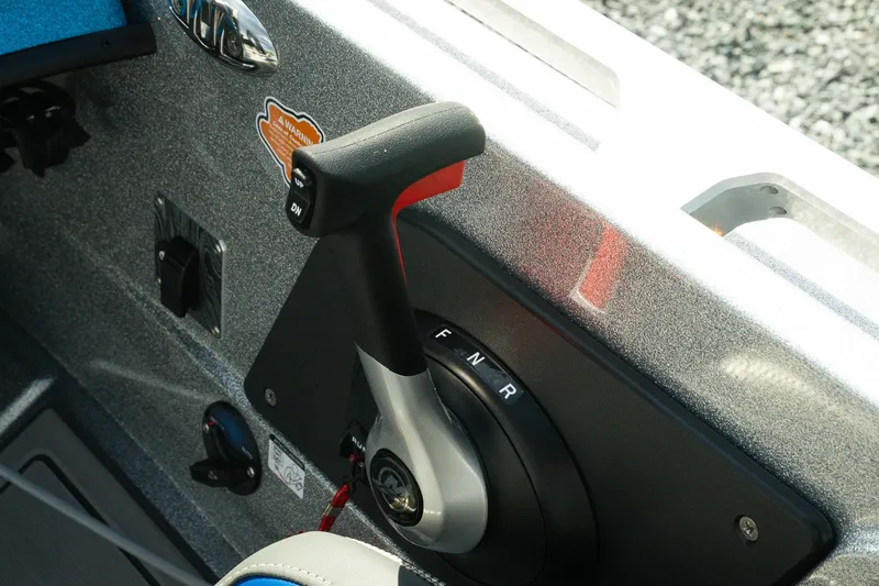 Slide: The Image of 2026 Bass Cat Lynx STS boat control lever with gear settings. - 15