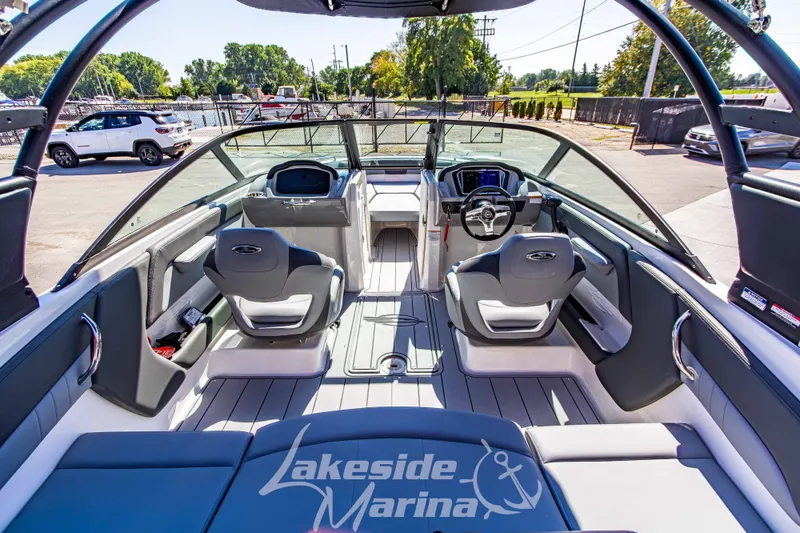 Slide: The Image of Interior of 2026 Chaparral 21 SSi OB boat at Lakeside Marina. - 15