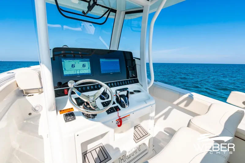 Slide: The Image of Sea Hunt 305 Ultra SE 2022 - 34