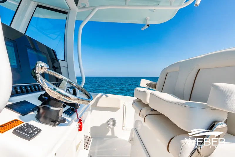 Slide: The Image of Sea Hunt 305 Ultra SE 2022 - 42
