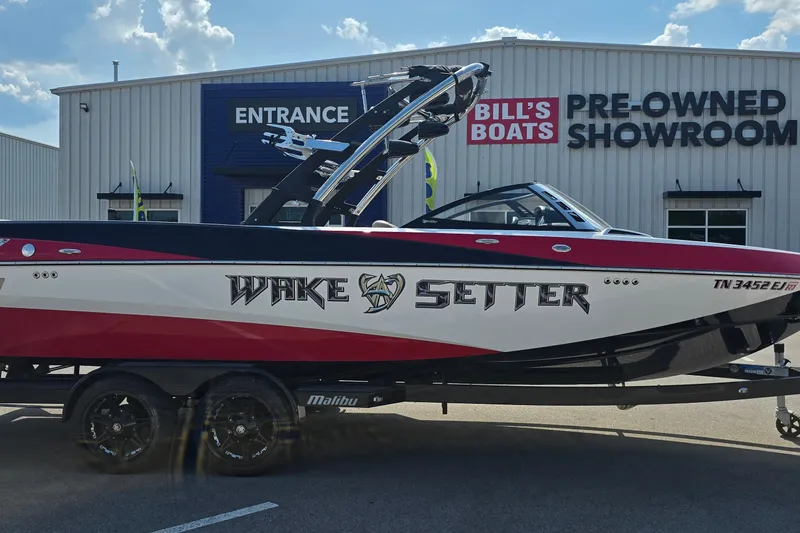 Slide: The Image of 2011 Malibu Wakesetter 247 LSV boat at Bill's Boats pre-owned showroom. - 5