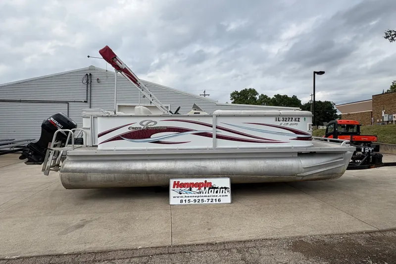 The Image of 2008 Crest 20 II pontoon boat with Suzuki outboard motor at Hennepin Marine. - 2