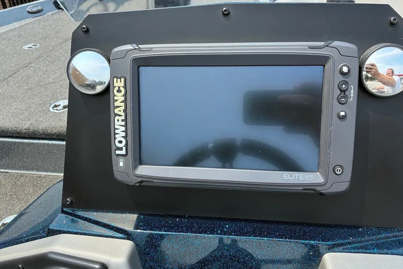 Slide: The Image of Lowrance Elite GPS on 2020 Ranger Z185 boat dashboard. - 13