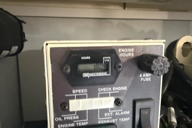 Slide: The Image of Control panel of a 2021 Formula 430 Super Sport Crossover showing engine hours and indicators. - 29