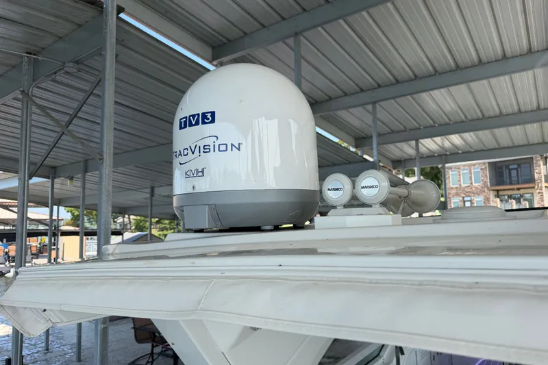 Slide: The Image of 2021 Formula 430 Super Sport Crossover with KVH TracVision TV3 satellite system. - 28