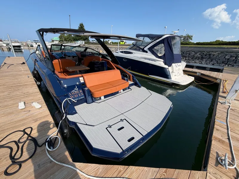 Slide: The Image of Cruisers 338 CX South Beach Bow Rider 2022 - 1