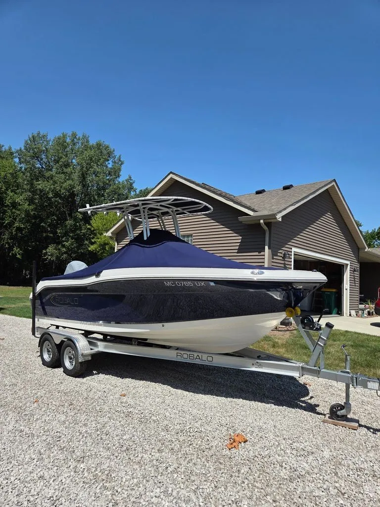 The Image of Robalo R202 Explorer 2023 - 0